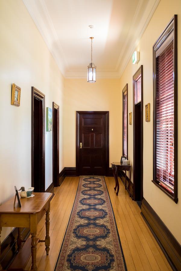 Petersons Armidale Winery And Guesthouse Exterior photo